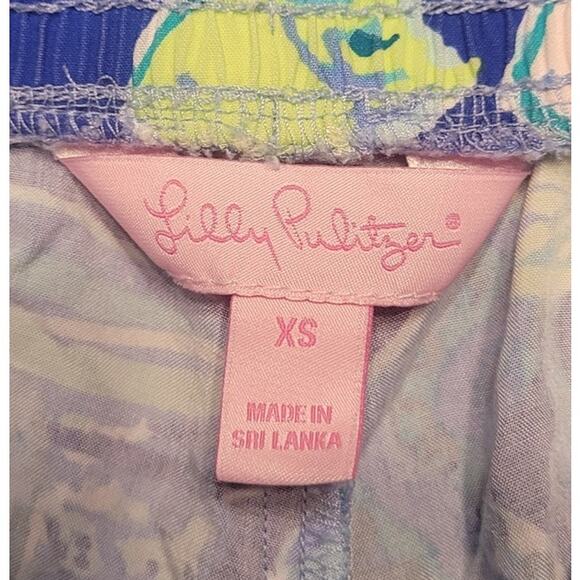 🌴 Lilly Pulitzer Shorts – XS Blue “Current” Print | Coastal Resort Style | EUC - Picture 5 of 9